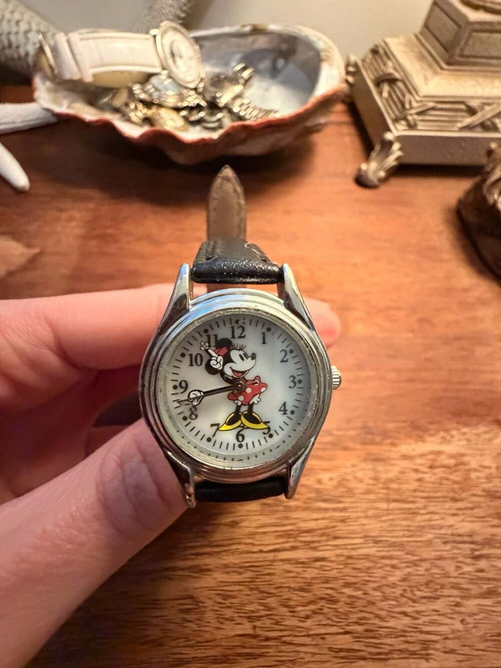 Disney Minnie Mouse Watch with Leather Black Strap